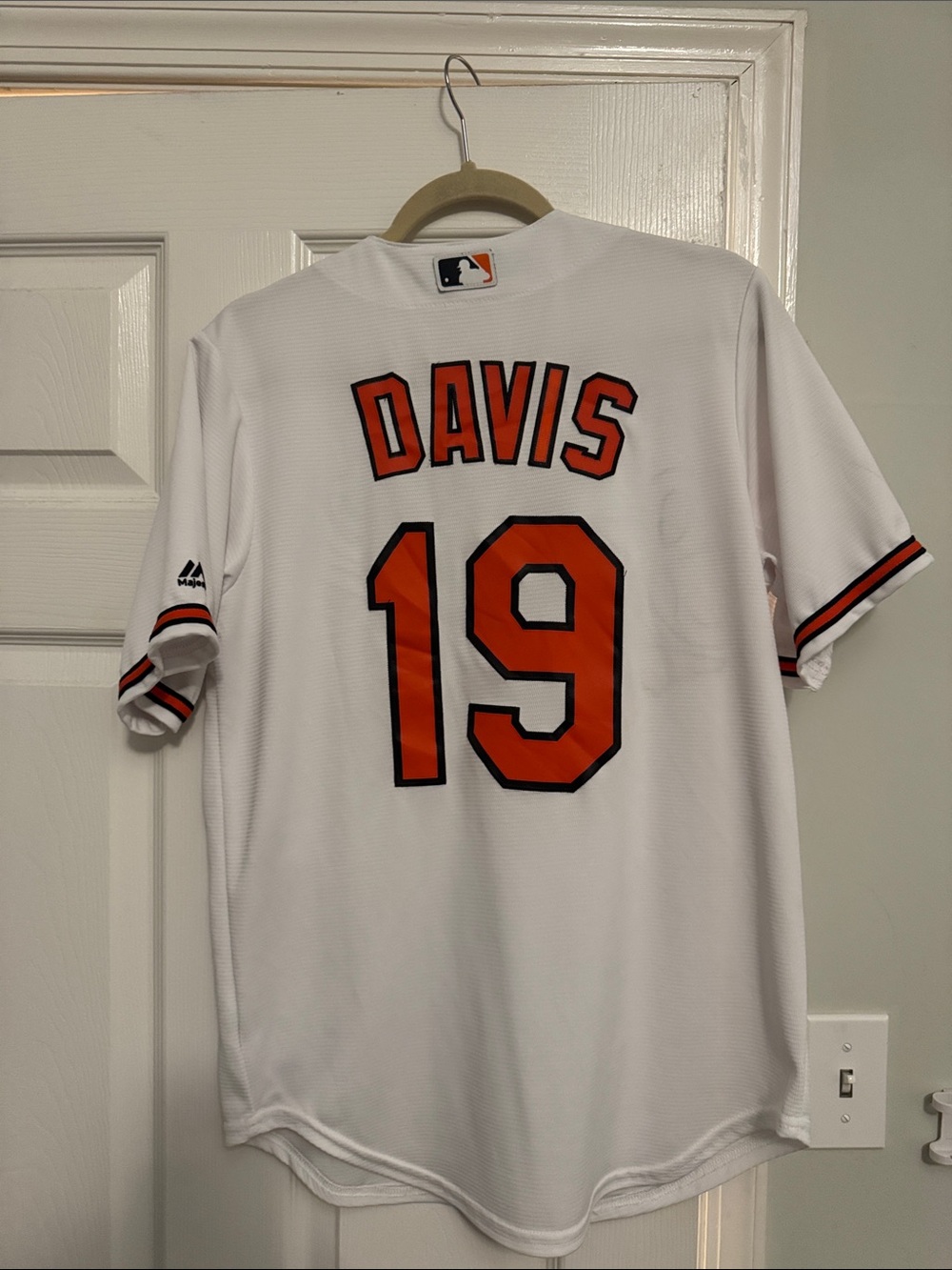 Baltimore Orioles Chris Davis #19 White Button-Up Baseball Jersey - Picture 2 of 2